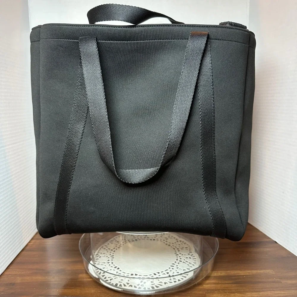 Victorias Secret Tote Cooler Bag Black Gold Metallic‎ Script Logo Travel